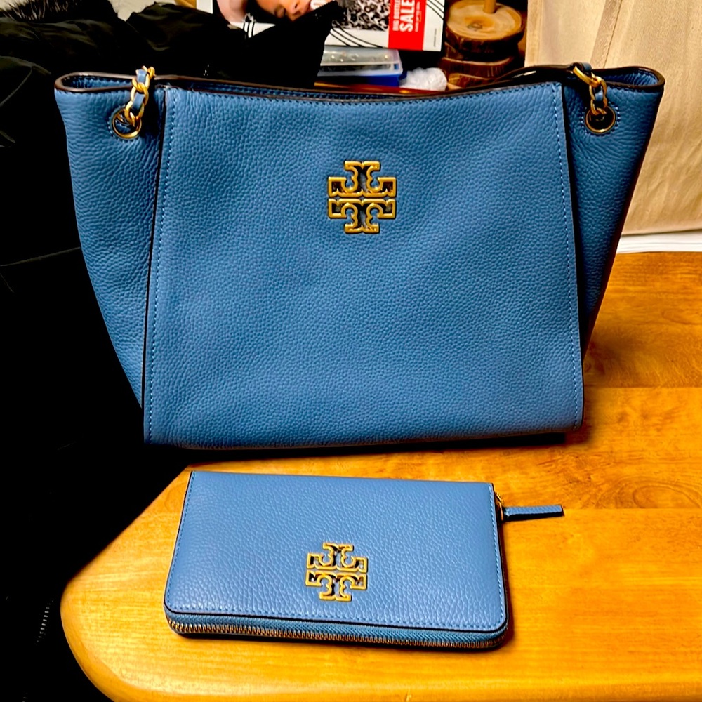 Brand new Tory Burch bag with matching wallet